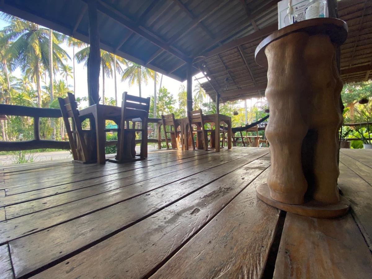 สวนมะพร้าว เกาะกูด รีสอร์ต  Hotel Ko Kut ภายนอก รูปภาพ