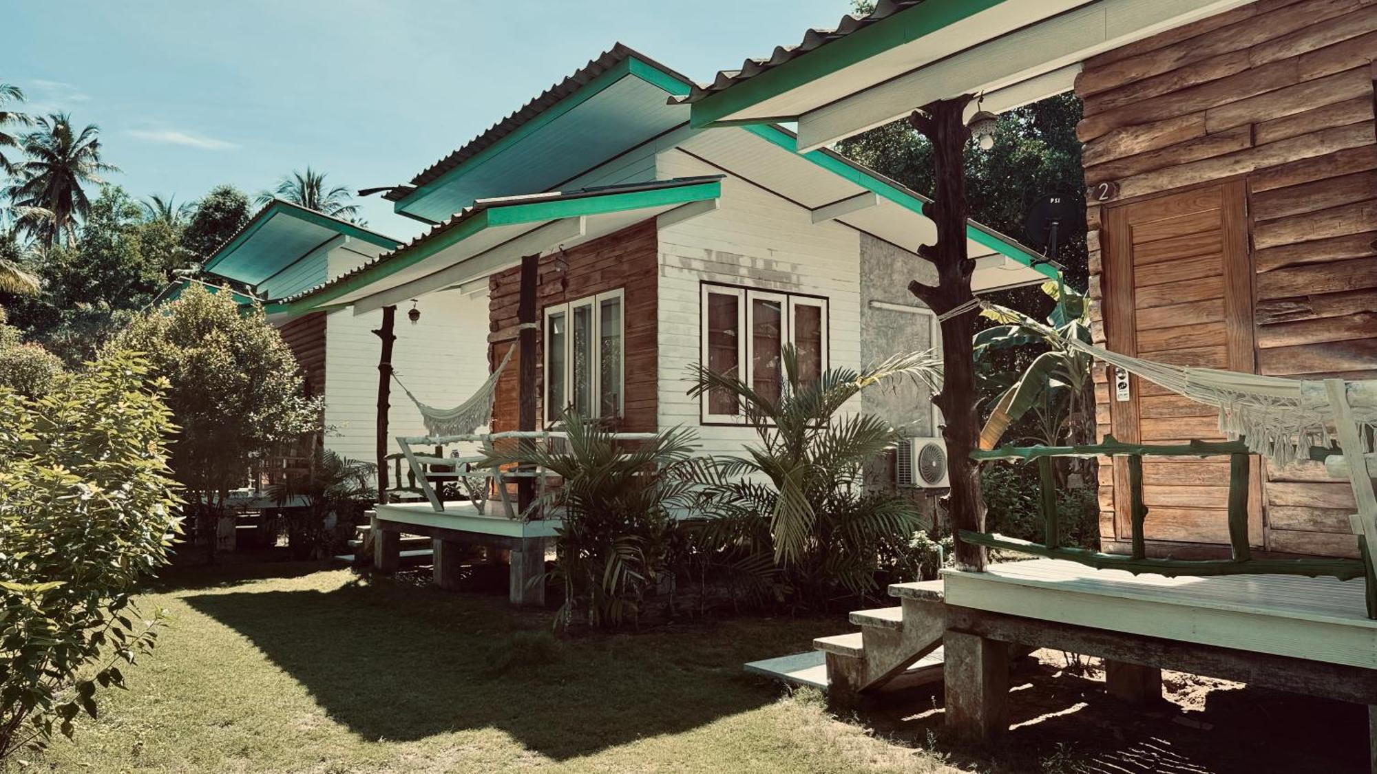 สวนมะพร้าว เกาะกูด รีสอร์ต  Hotel Ko Kut ภายนอก รูปภาพ