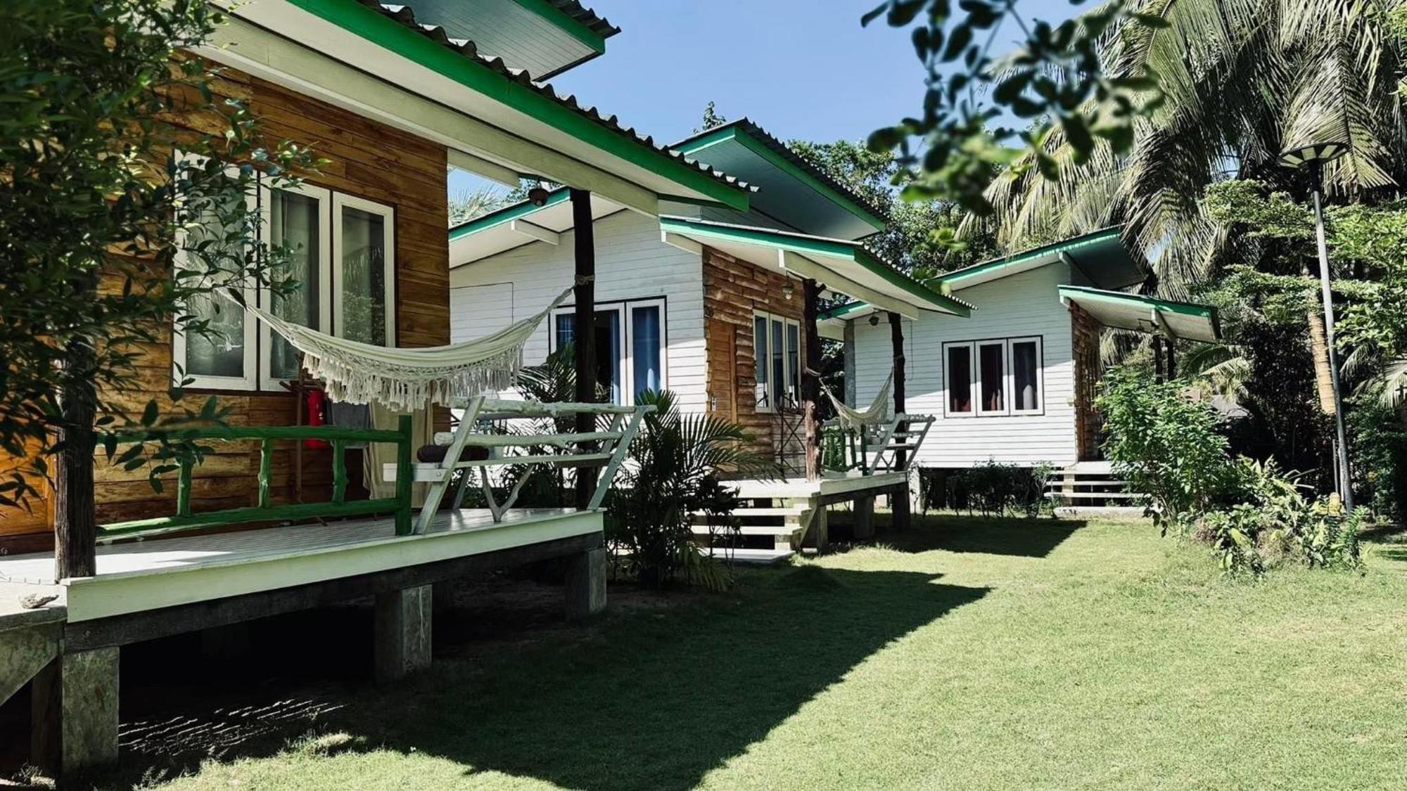สวนมะพร้าว เกาะกูด รีสอร์ต  Hotel Ko Kut ภายนอก รูปภาพ